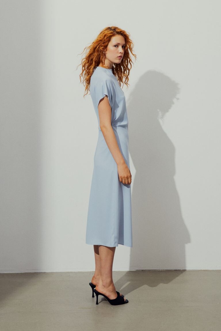 

Платье с зауженной талией H&M
