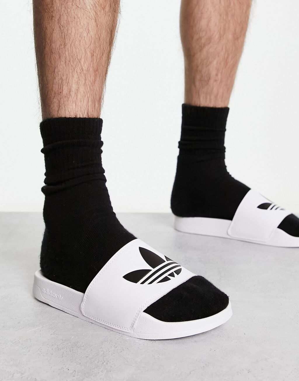 

Белые шлепанцы adidas Originals Adilette Lite