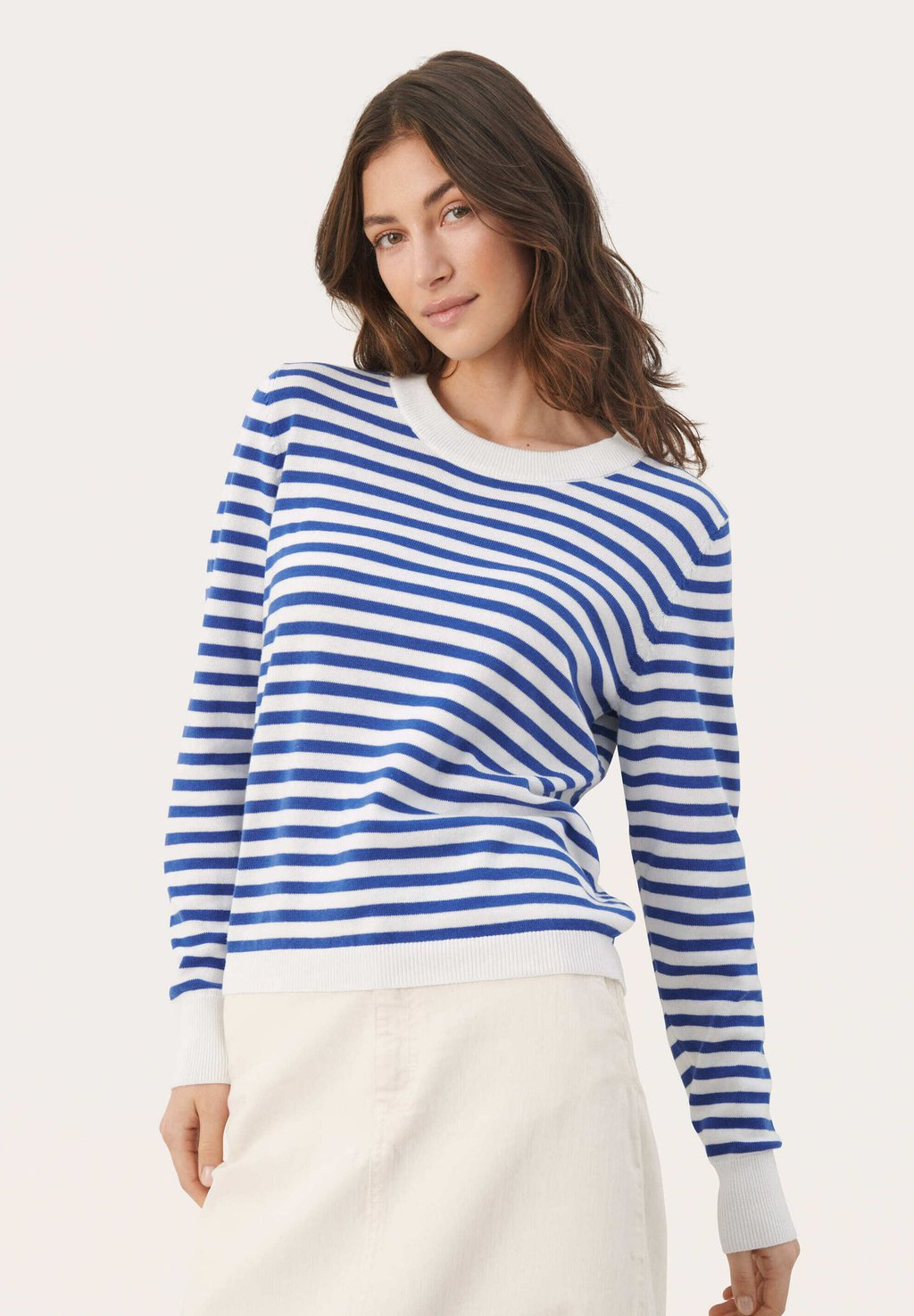 Вязаный свитер Part Two, цвет deep ultramarine stripe