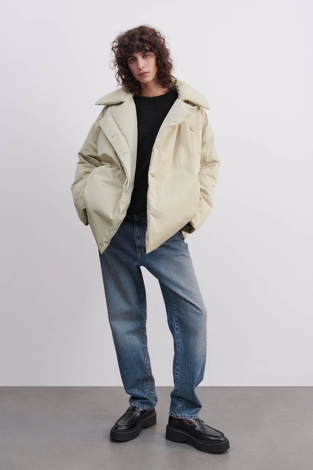 

Стеганая куртка ZARA, бежевый