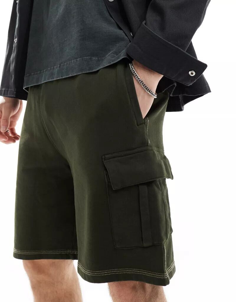 

Оливковые шорты карго Superdry с контрастной строчкой