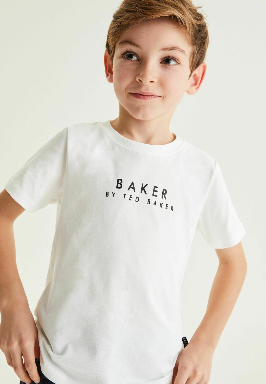 кроссовки ted baker vemmy white Футболка с принтом STANDARD Baker by Ted Baker, цвет white