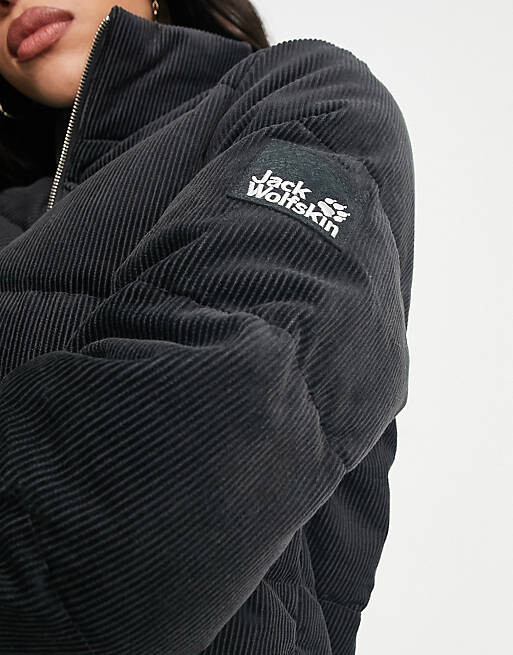 

Черный вельветовый пуховик Jack Wolfskin