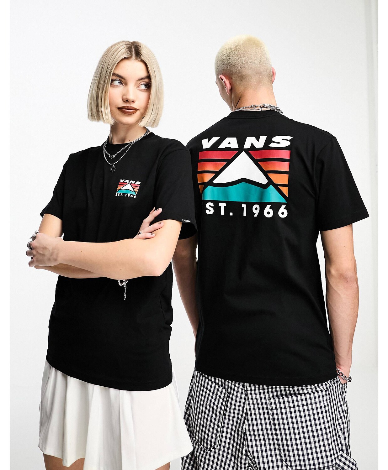 

Черная футболка унисекс с принтом Mountain на спине Vans эксклюзивно на ASOS, Черный