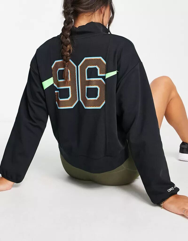 

Черная толстовка на молнии с принтом на спине Nike Swoosh