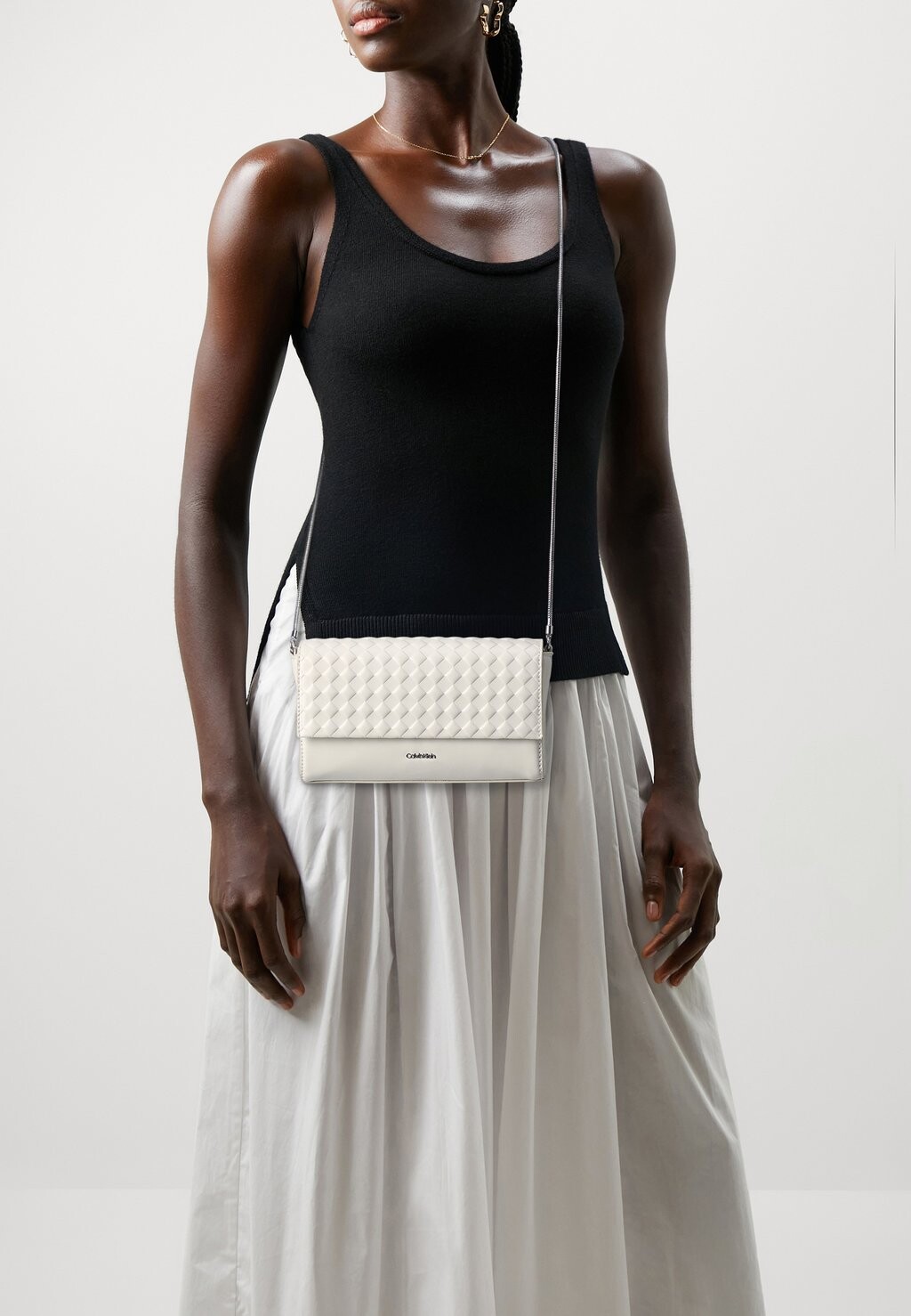 

Сумка через плечо MINI QUILT MINI CROSSBODY Calvin Klein, крем