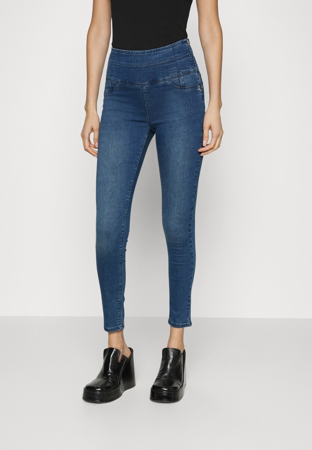 

Джинсы Skinny Fit Patrizia Pepe