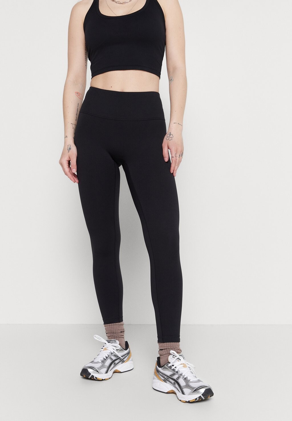 

Тайтсы Araa Active, черный