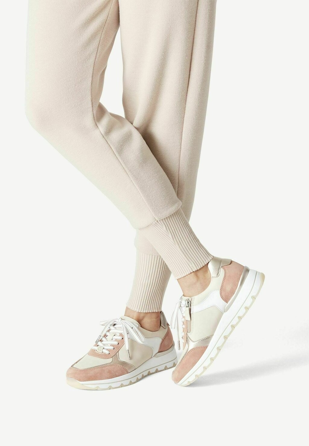 Кроссовки Tamaris
