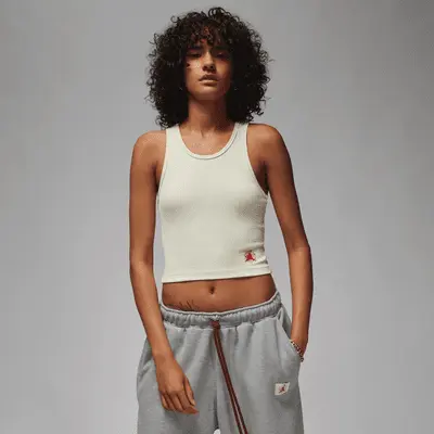 

Футболка Jordan x Teyana Taylor, цвет Coconut Milk/Gym Red