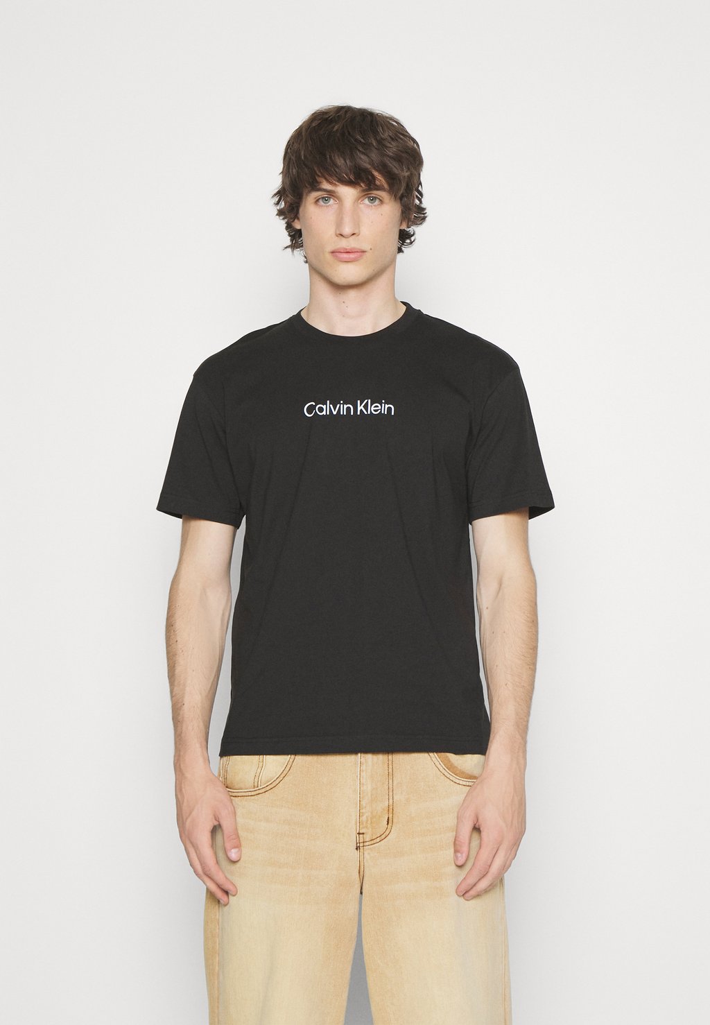 Футболка базовая HERO LOGO COMFORT Calvin Klein, цвет black