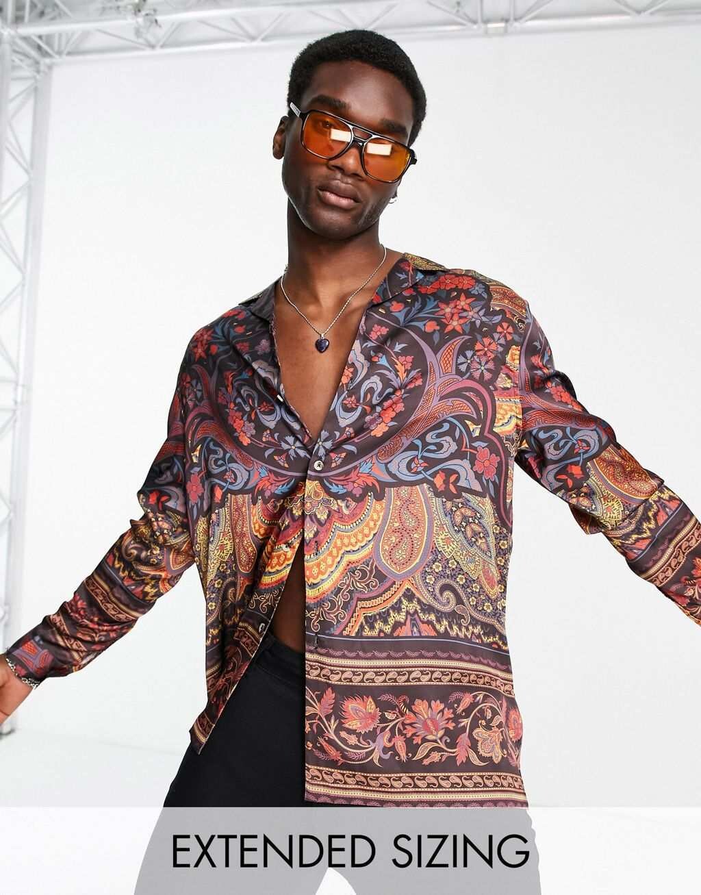 

Свободная атласная рубашка с узором пейсли ASOS DESIGN