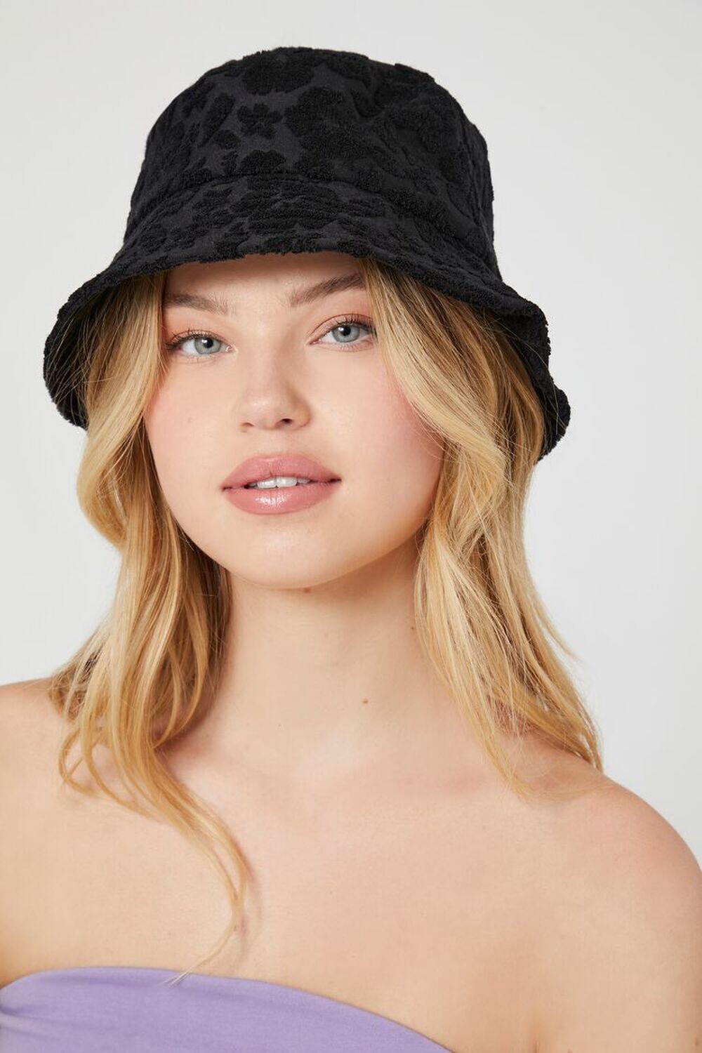 

Панама с фактурным цветочным принтом Forever 21, черный