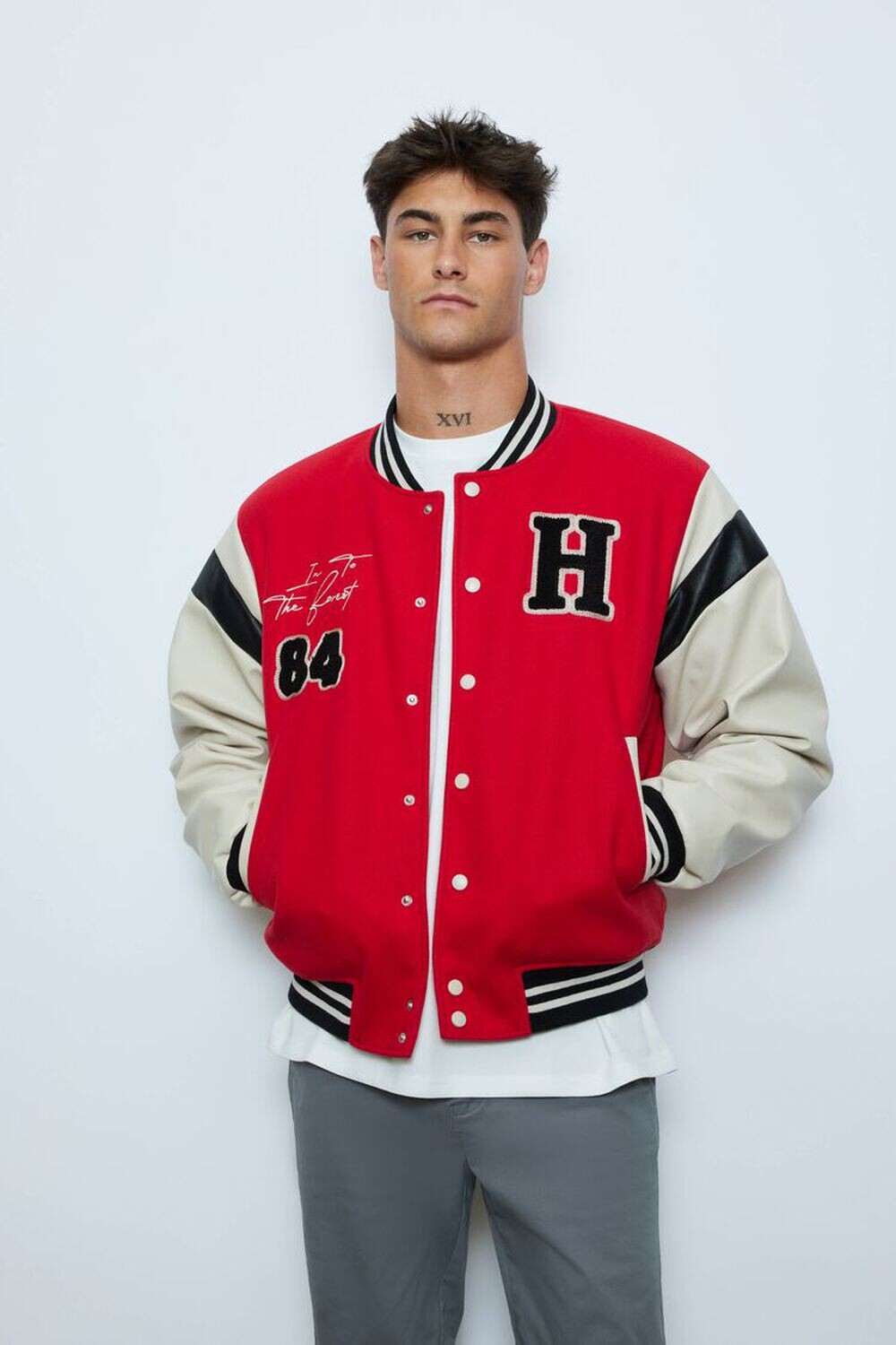 

Куртка Varsity Letterman с нашивкой Forever 21, красный