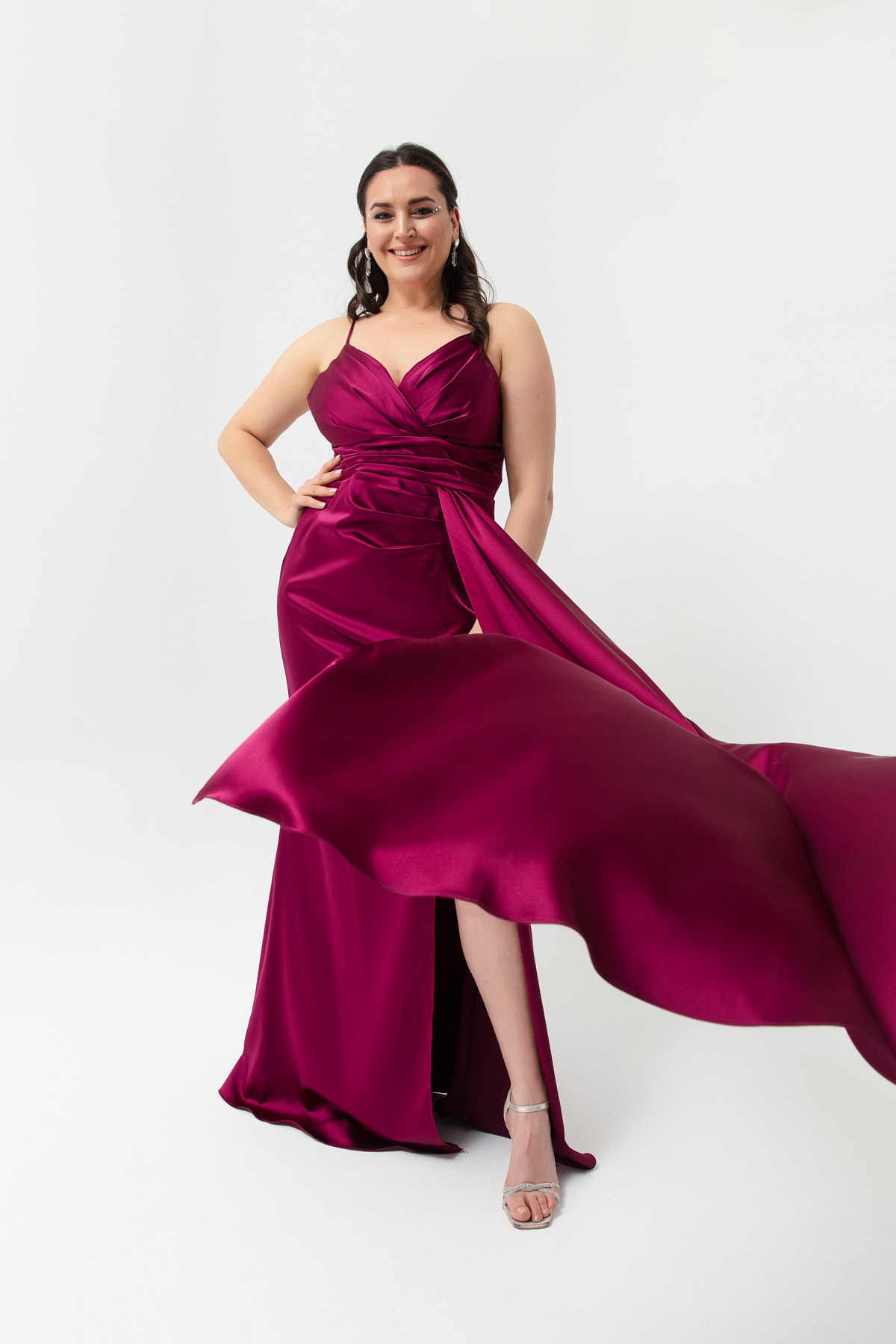 цена Женское сливовое длинное атласное вечернее платье больших размеров и выпускное платье больших размеров Lafaba, бордовый