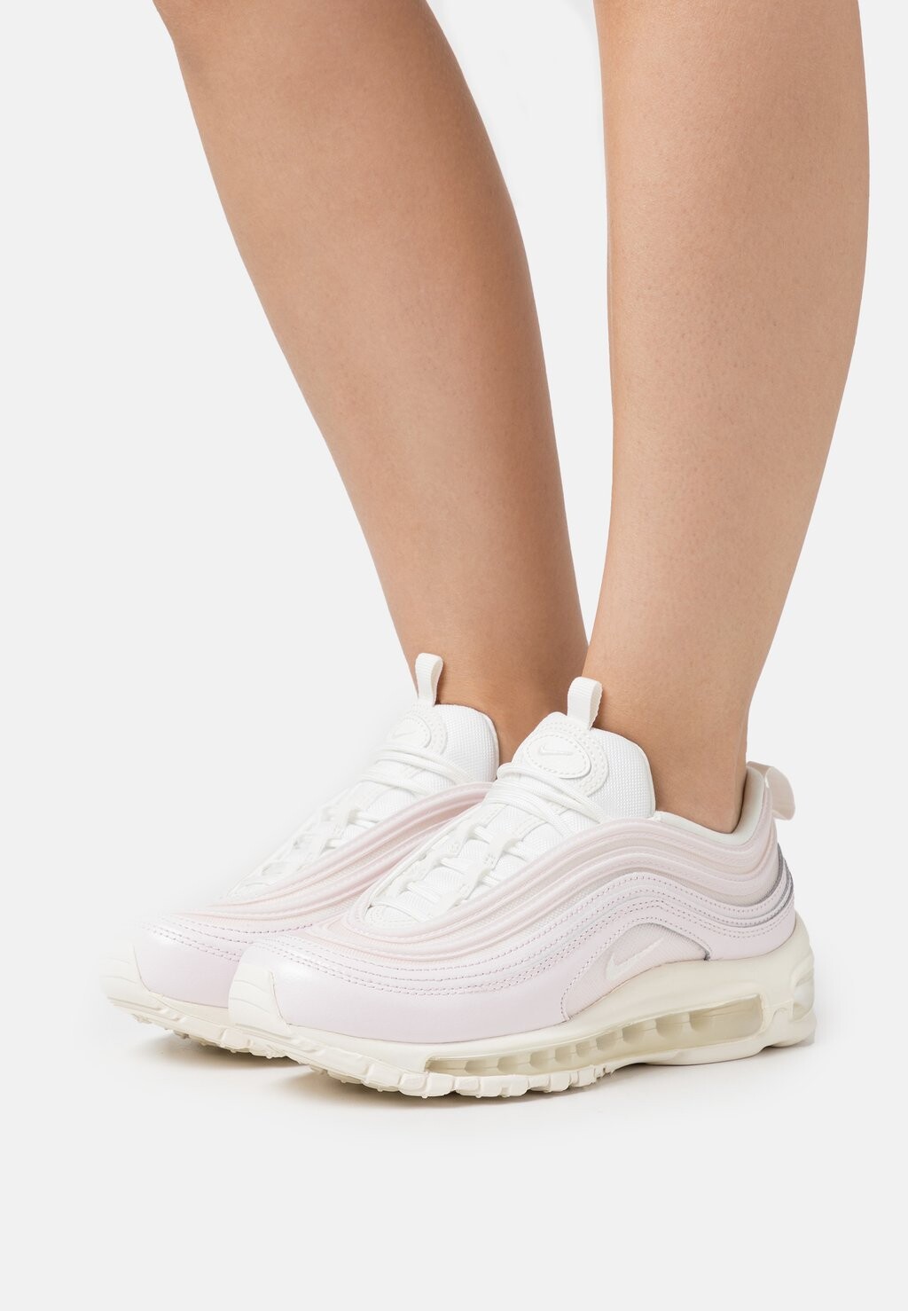 

Кроссовки Nike