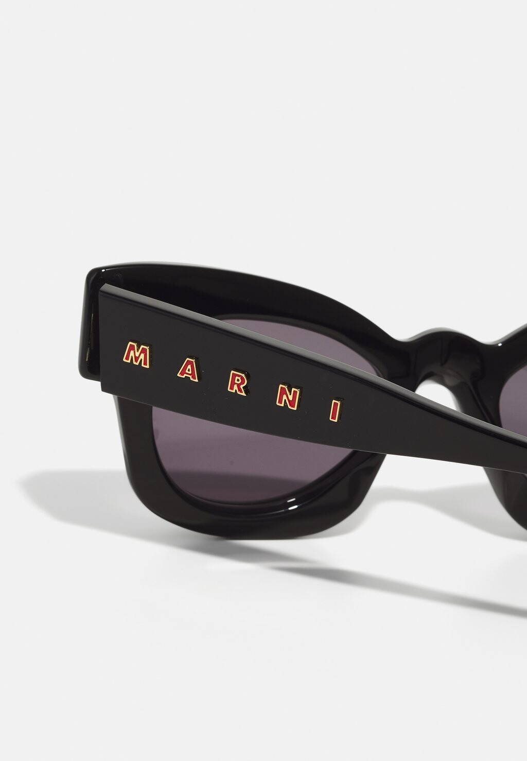

Солнцезащитные очки Magneticus Unisex Marni, черные
