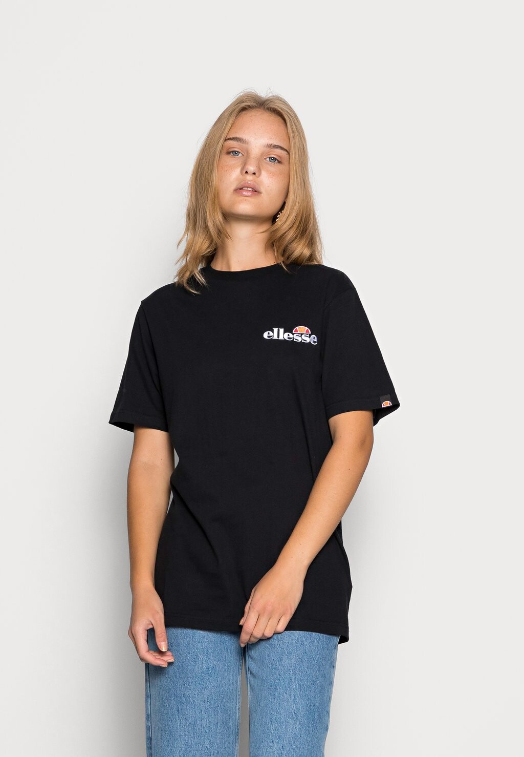 

Базовая футболка Ellesse, черный