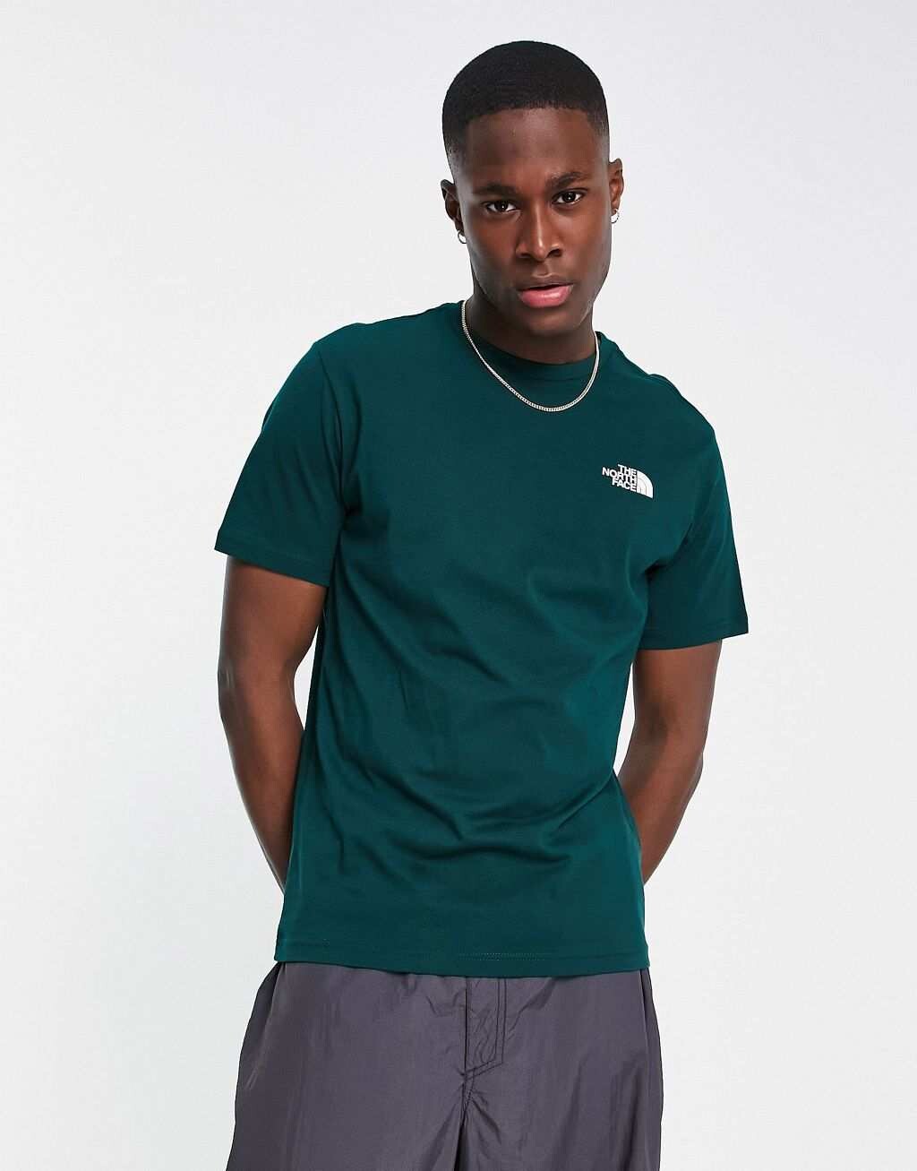 

Темно-зеленая футболка The North Face Simple Dome эксклюзивно на ASOS