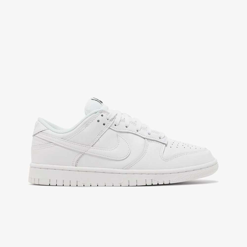 

Кроссовки Dunk Low 'Triple White' (W) Nike, белый
