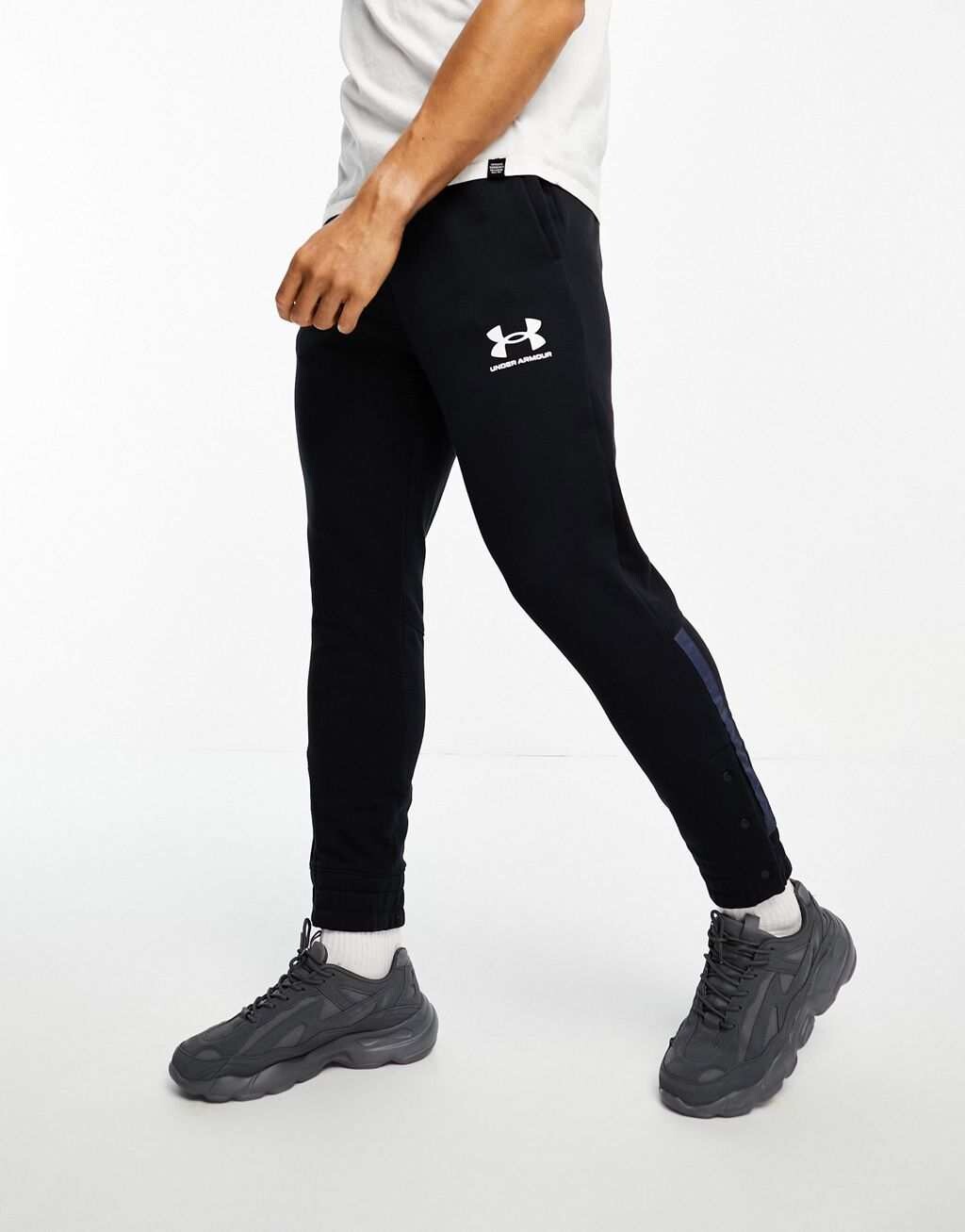 

Черные джоггеры Under Armour Accelerate