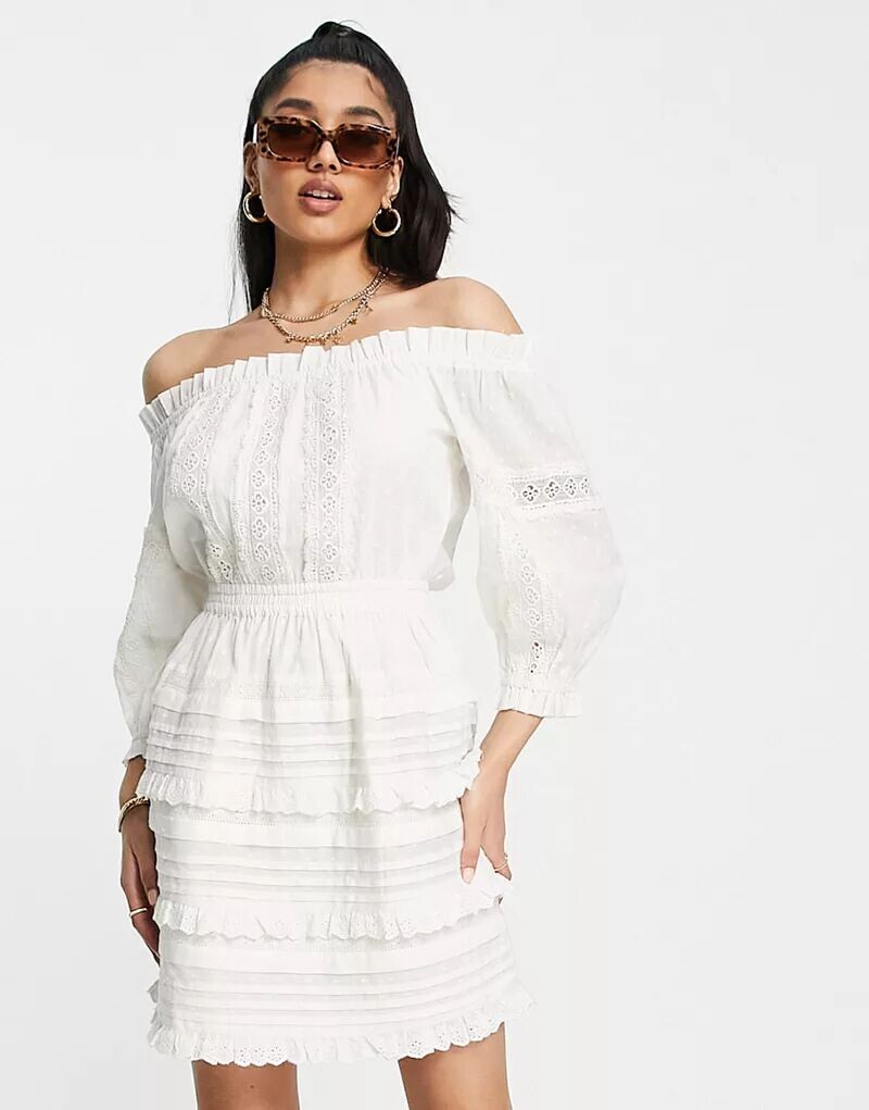 

Платье мини из английской вышивки с вырезом кармен Miss Selfridge белого цвета слоновой кости