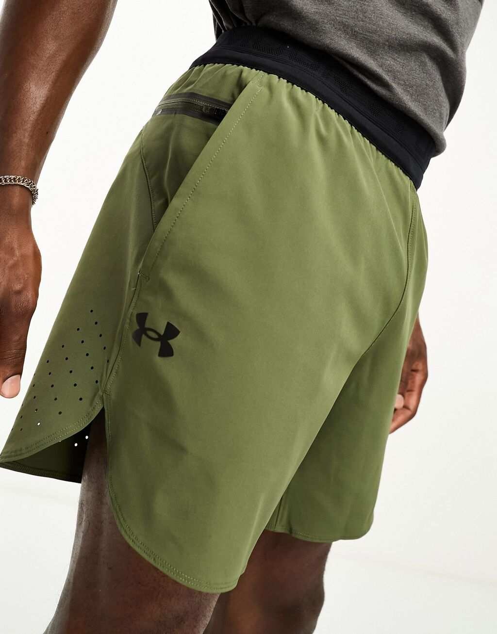 

Зеленые тканые шорты Under Armour Peak