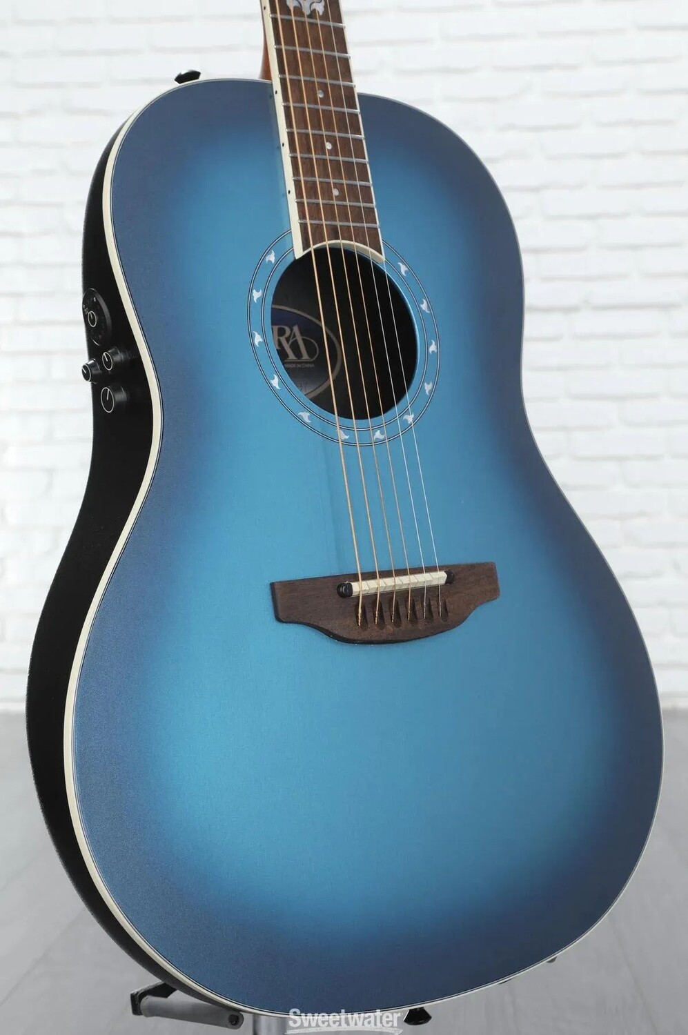 

Акустико-электрическая гитара Ovation Ultra E 1516 Mid Depth - Dusk Till Dawn