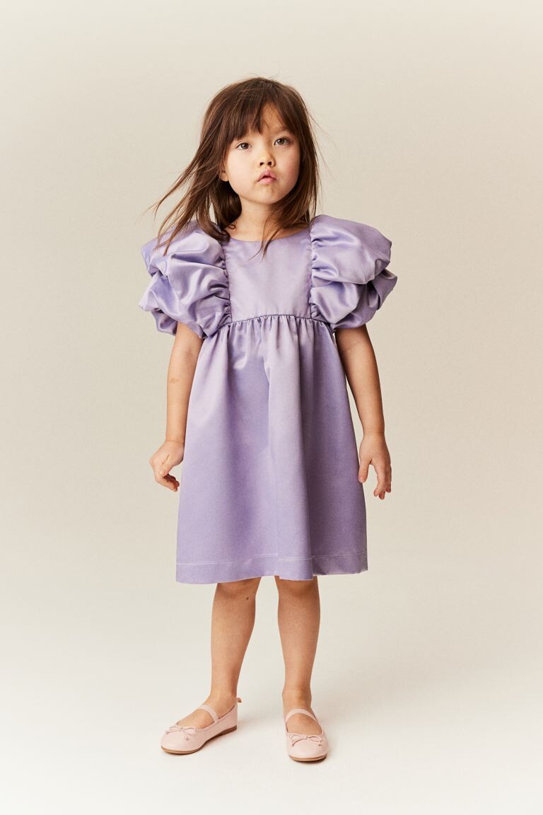 

Атласное платье с пышными рукавами H&M, фиолетовый