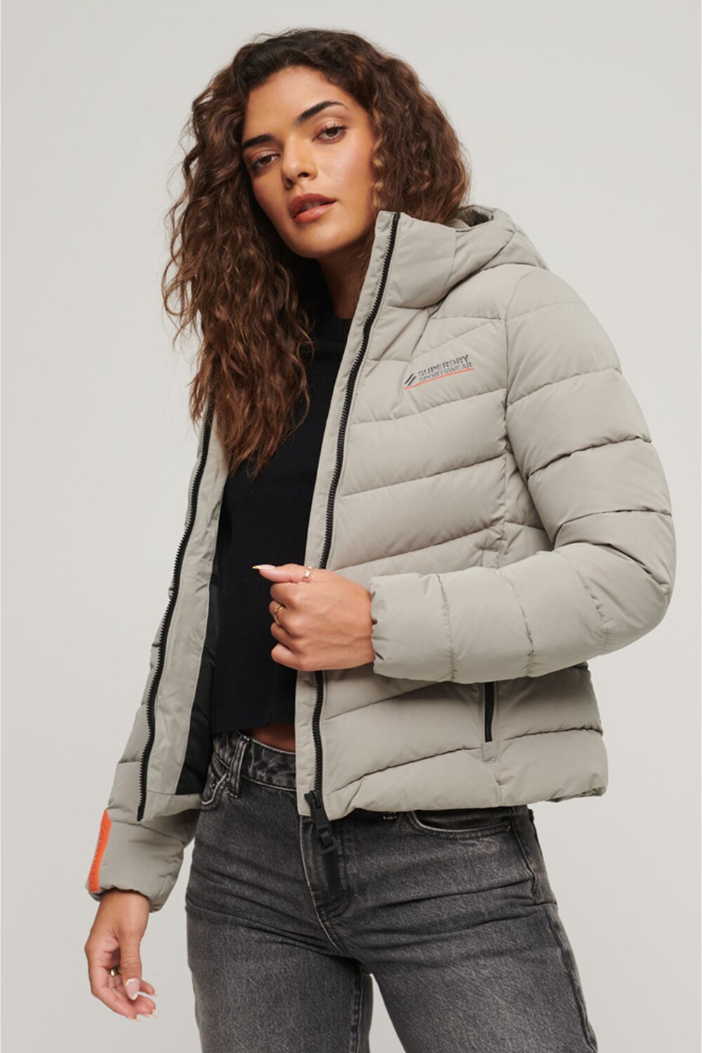 

Утепленная куртка с капюшоном из микрофибры Superdry, серый