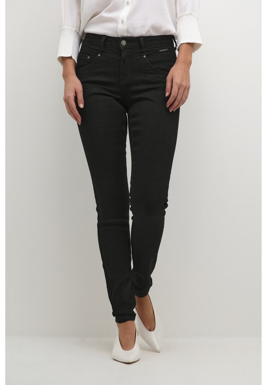

Джинсы Slim fit Cream
