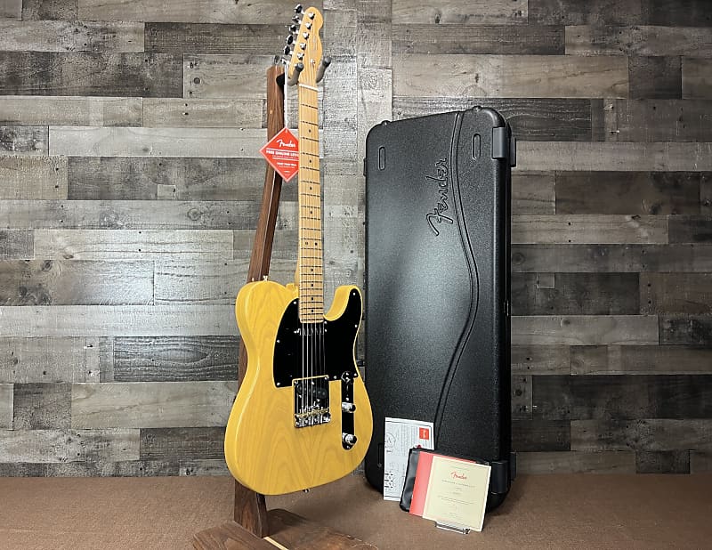 Электрогитара Fender Limited Edition American Professional II Telecaster - Roasted Maple Fingerboard - Butterscotch Blonde Ash Body w/ Fender Molded Hardshell Case цена и фото