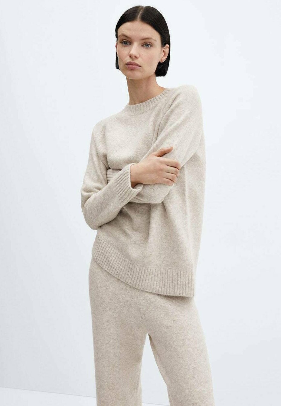 

Вязаный свитер CAMILA Mango, цвет beige