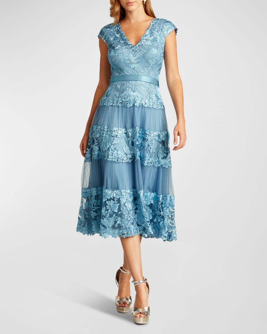

Платье миди с вышивкой и короткими рукавами Tadashi Shoji