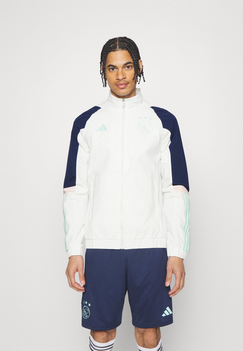 

Спортивная куртка Adidas