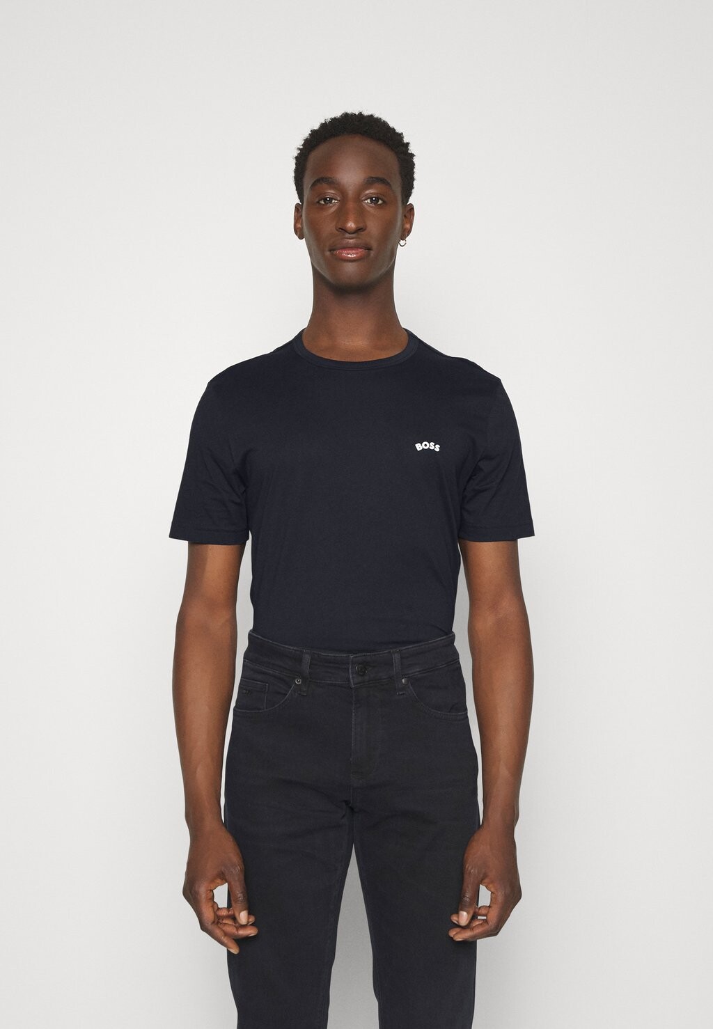 

Футболка базовая Tee Curved BOSS, цвет dark blue