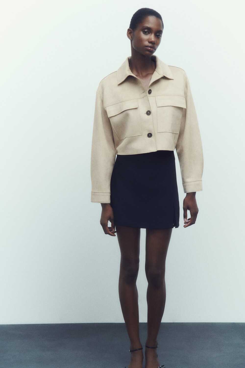 

Короткая куртка из искусственной замши Zara, норка, Серый