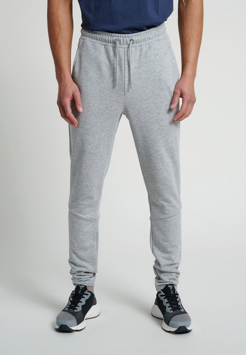 

Спортивные брюки Hummel