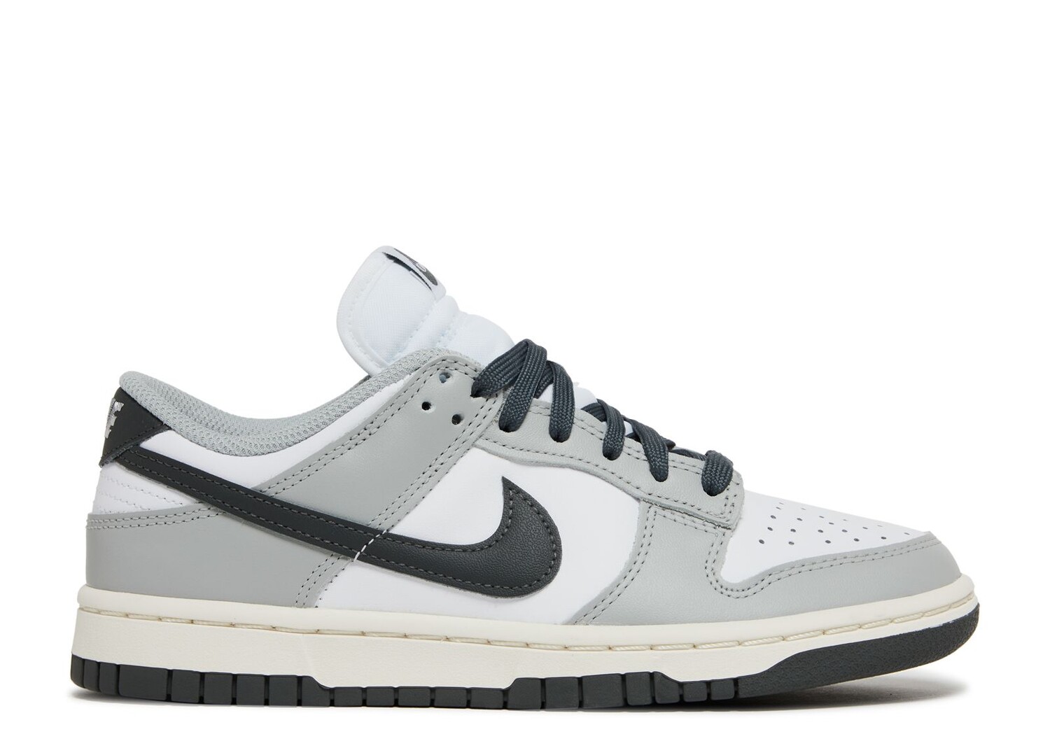 

Кроссовки Nike Wmns Dunk Low 'Light Smoke Grey', серый