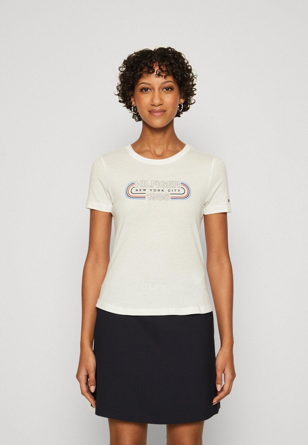 

Футболка с принтом SLIM TRACK Tommy Hilfiger, крем