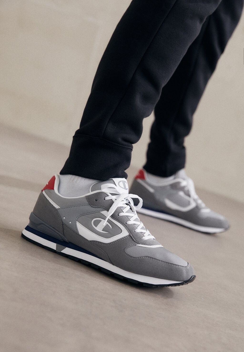 

Кроссовки Run 85 Champion, цвет grey/white/red