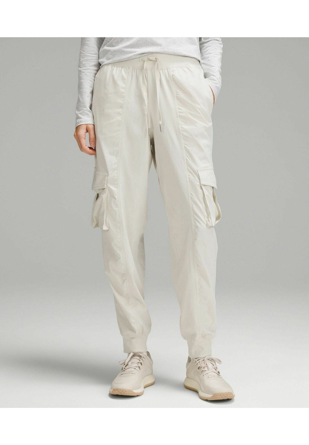 

Брюки Dance Studio Relaxed-Fit Mid-Rise Cargo Jogger lululemon, цвет bone