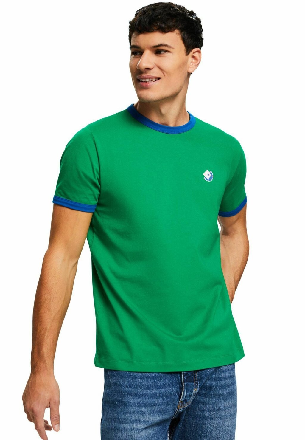 

Базовая футболка MIT LOGO UND RUNDHALSAUSSCHNITT Esprit, зеленый