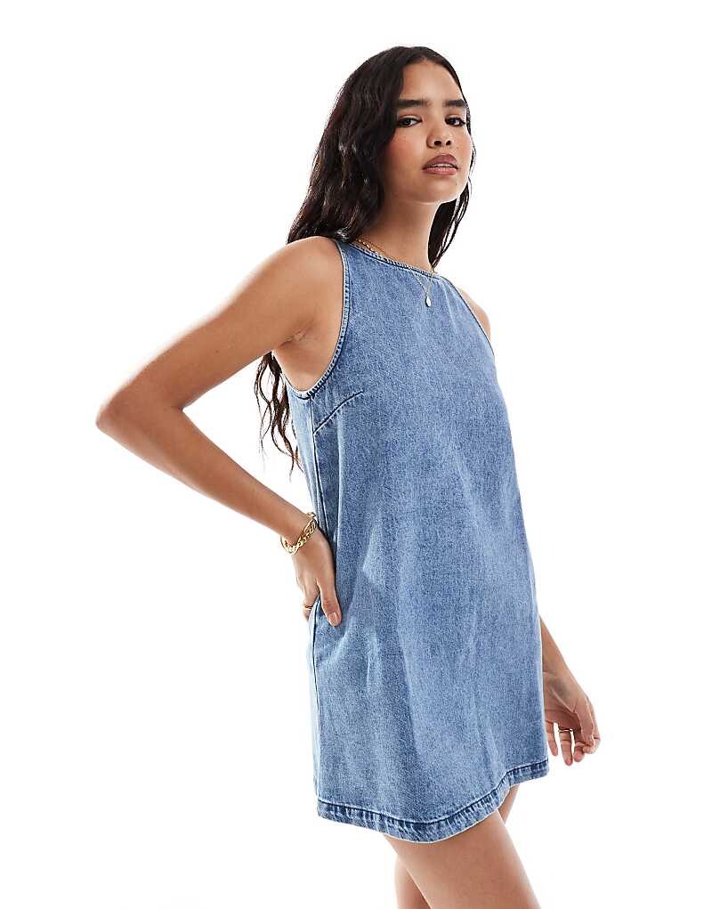 

ASOS DESIGN – свободное синее джинсовое платье с вырезом лодочкой