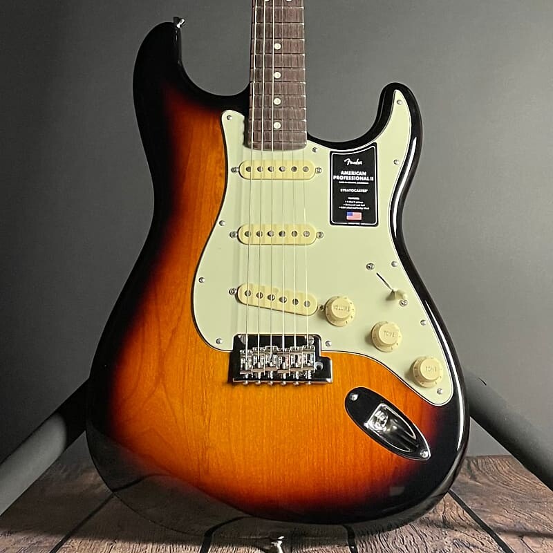 

Электрогитара Fender American Professional II Stratocaster, Rosewood- Anniversary 2-Color Sunburst