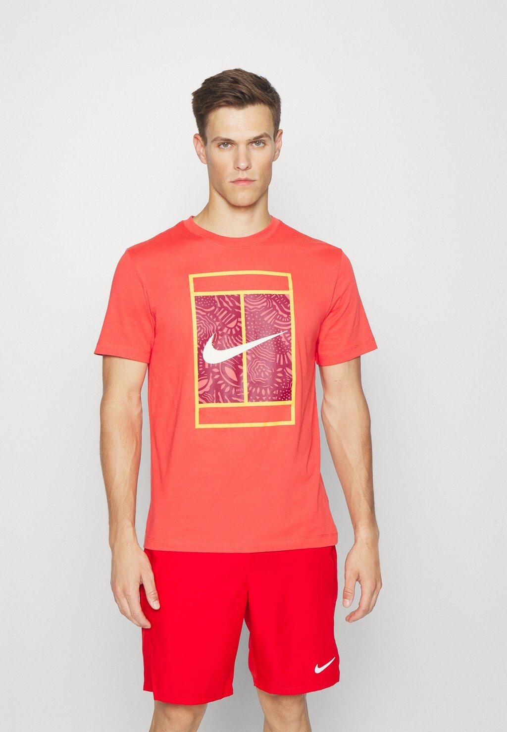 

Футболка Nike