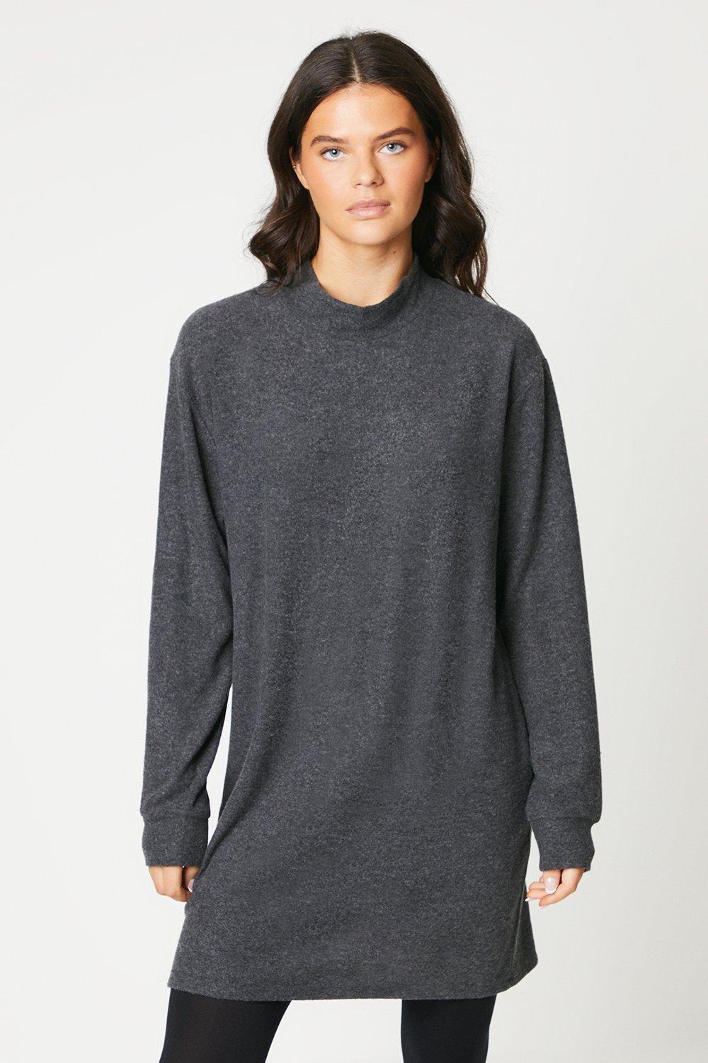 

Мини-платье Soft Touch с высоким воротником и воротником-стойкой Dorothy Perkins, серый
