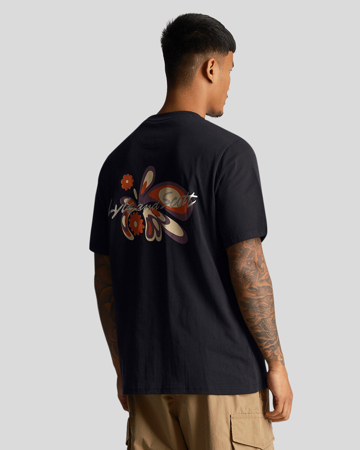 

Футболка с рисунком в Lyle & Scott, черный