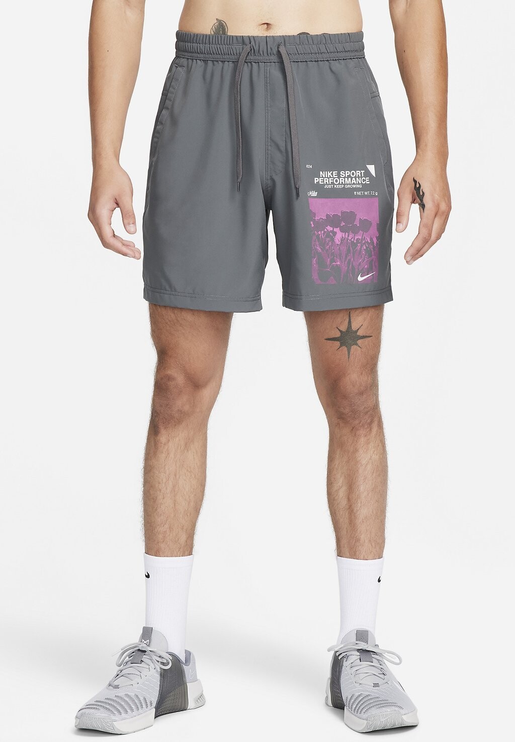 

Спортивные шорты Form Nike, цвет iron grey photon dust laser fuchsia