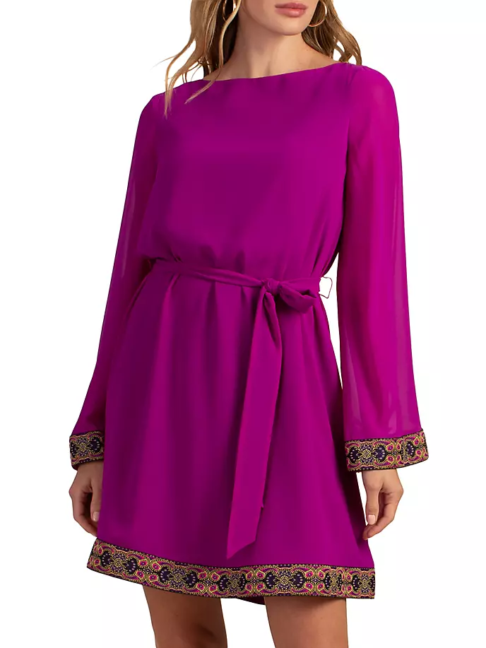Ароматическое мини-платье с поясом Trina Turk, цвет verbena